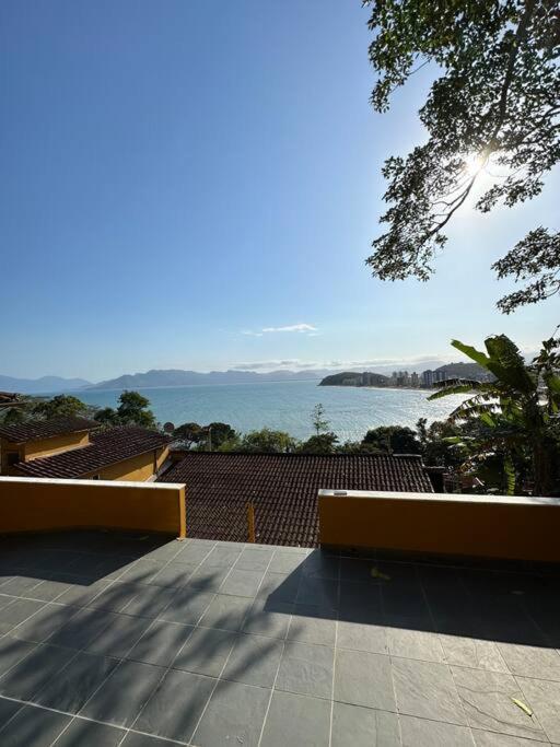 Por De Sol No Mar Da Cama Villa Caraguatatuba Exterior photo